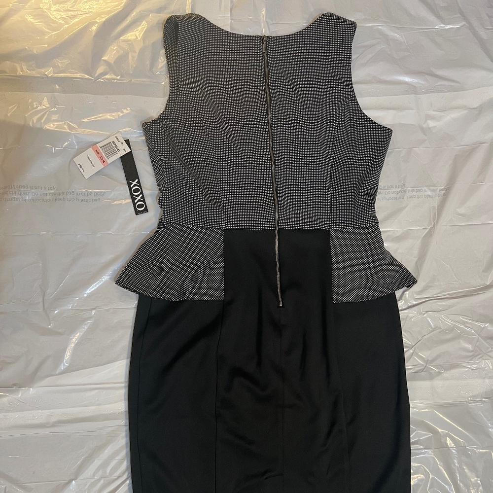 NWT XOXO Junior Sleeveless Peplum Dress in Black & White Size 13/14 - Picture 6 of 11